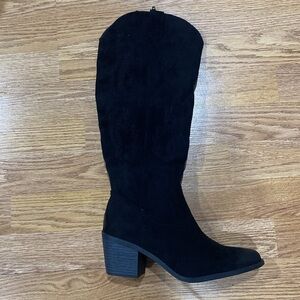 Pierre Dumas, gone wild black, cowboy boots suede size 6. Brand new
